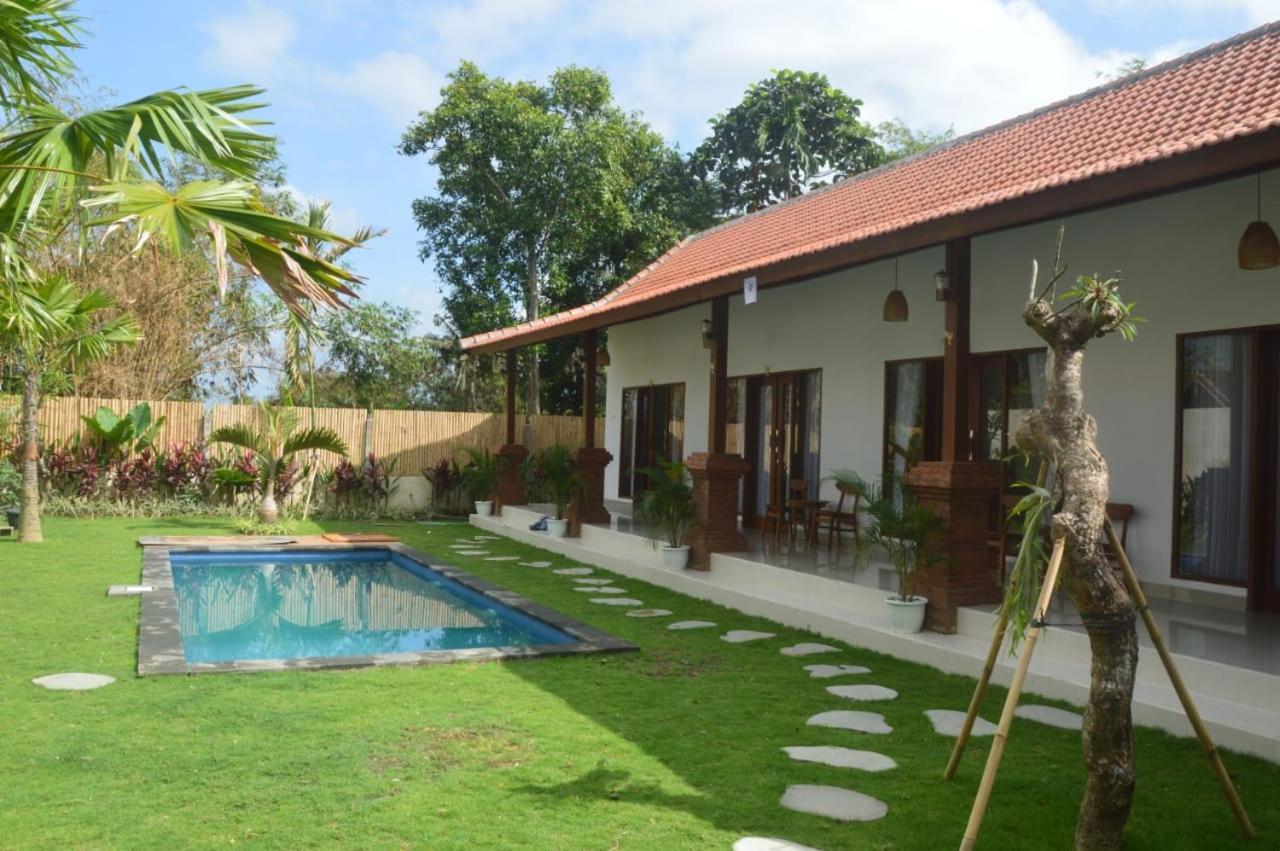 Wiryaroja Guest House Canggu Exteriör bild