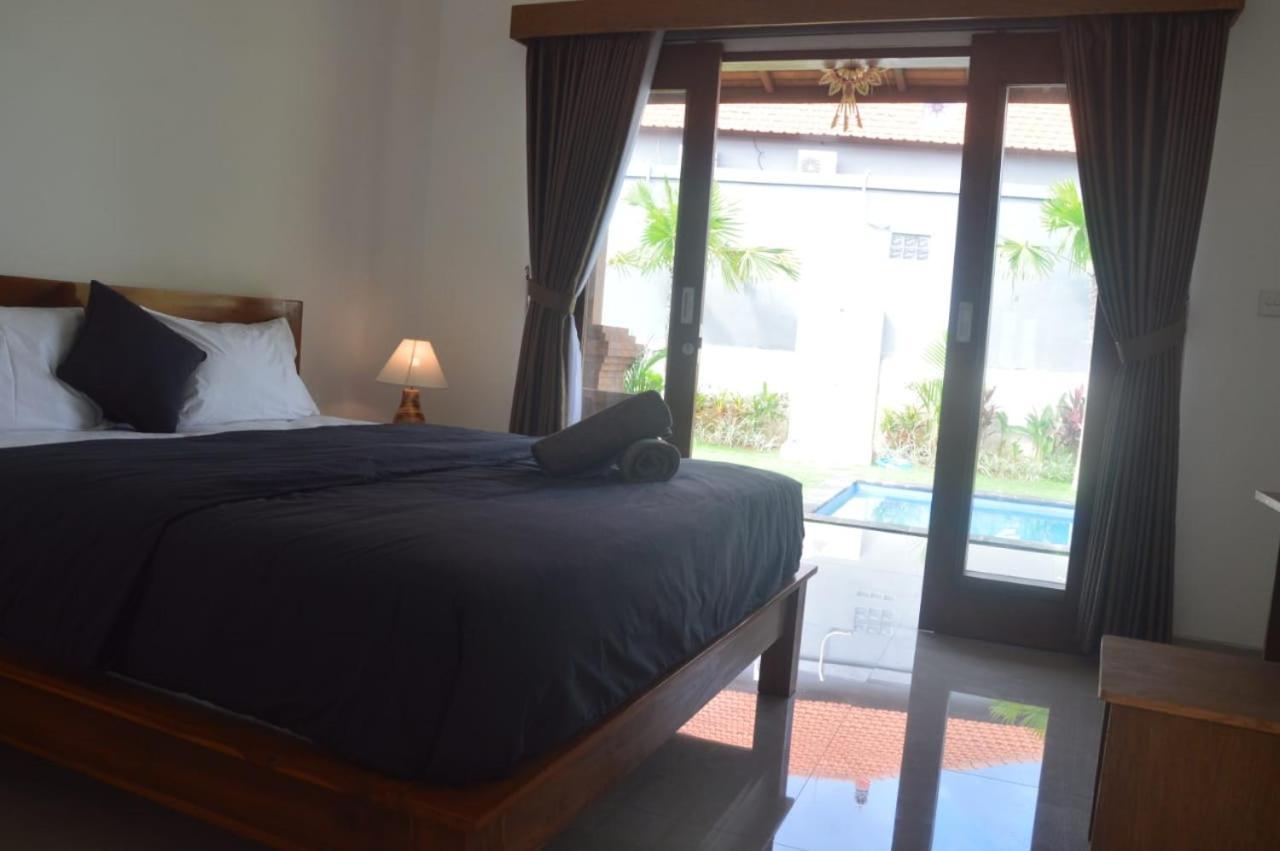 Wiryaroja Guest House Canggu Exteriör bild
