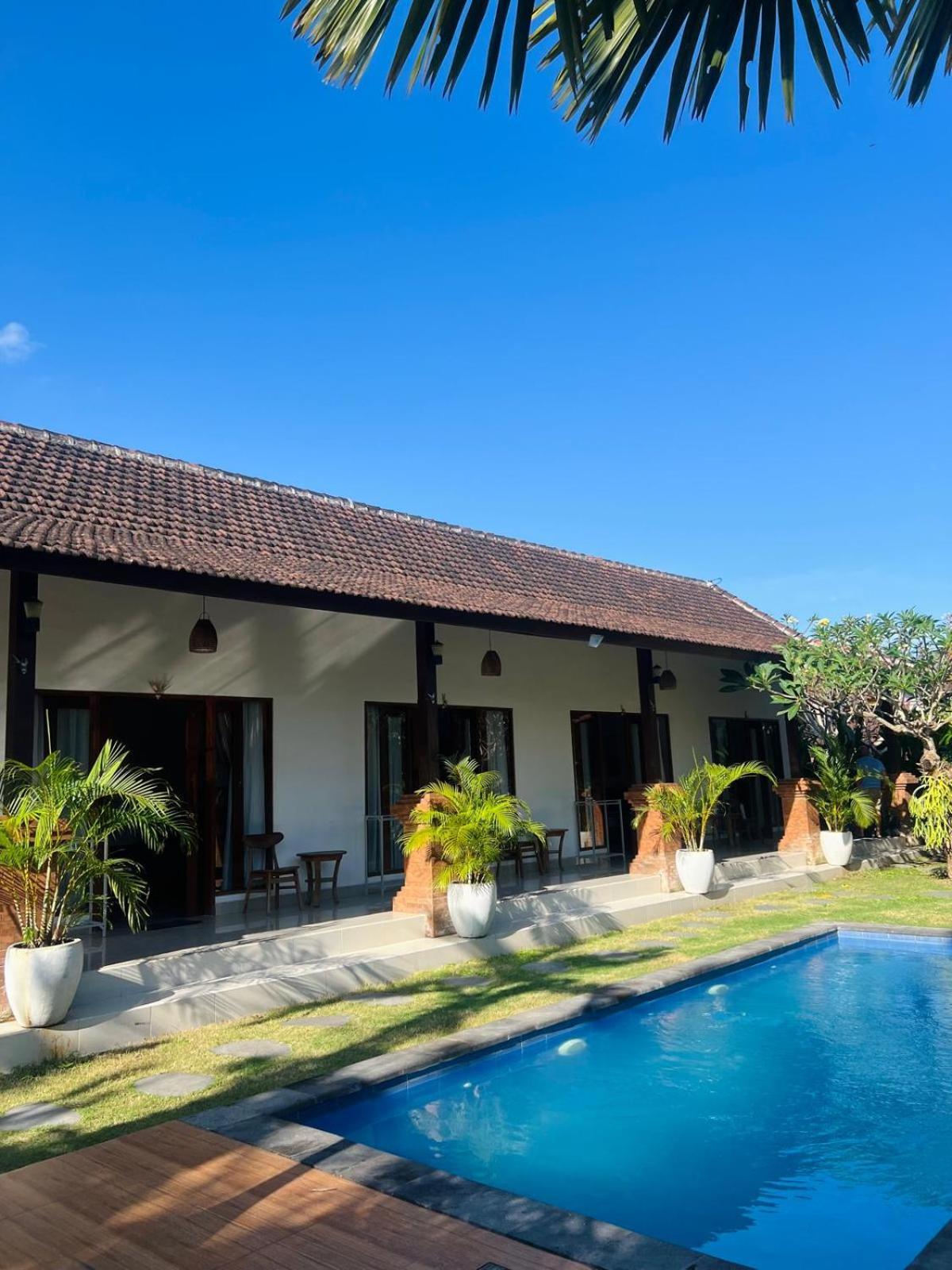 Wiryaroja Guest House Canggu Exteriör bild