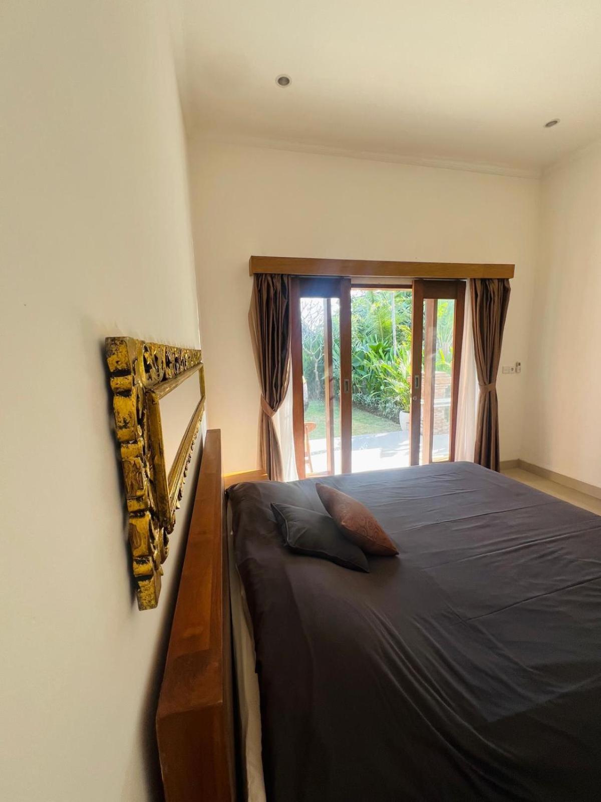 Wiryaroja Guest House Canggu Exteriör bild