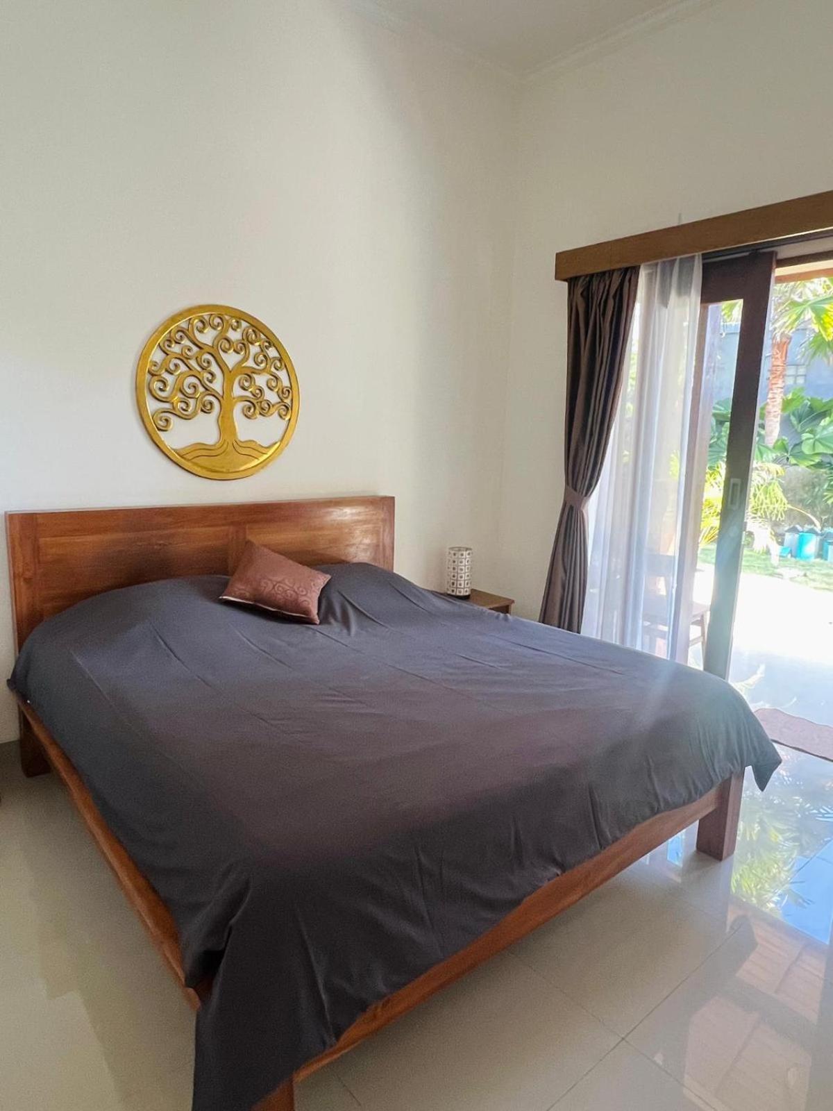 Wiryaroja Guest House Canggu Exteriör bild