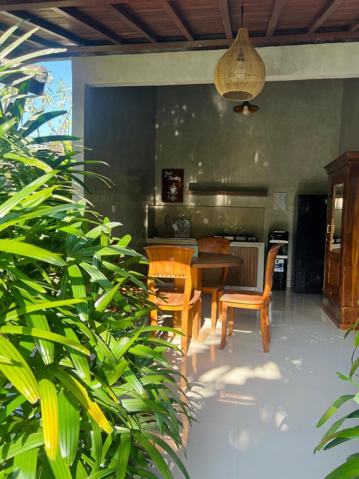 Wiryaroja Guest House Canggu Exteriör bild